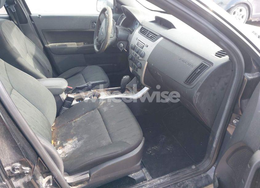 Photo 5 of 2010 Ford Focus SE (VIN 1FAHP3FN3AW233295)