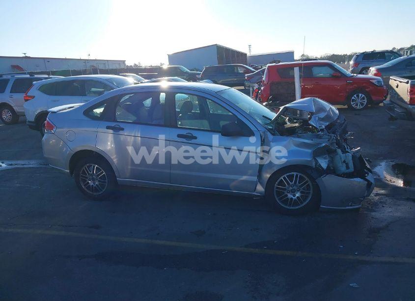 Photo 13 of 2010 Ford Focus SE (VIN 1FAHP3FN3AW250520)