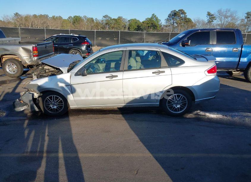 Photo 14 of 2010 Ford Focus SE (VIN 1FAHP3FN3AW250520)