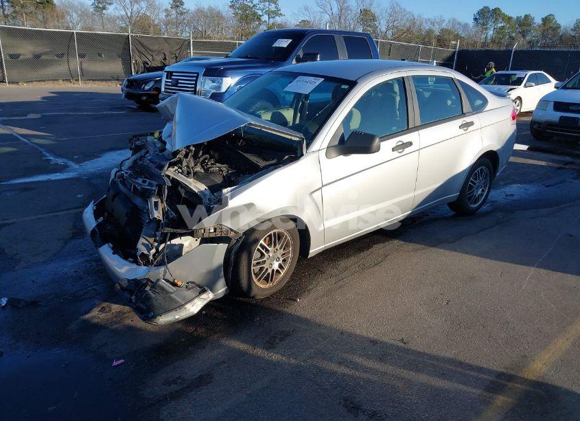 Photo 2 of 2010 Ford Focus SE (VIN 1FAHP3FN3AW250520)