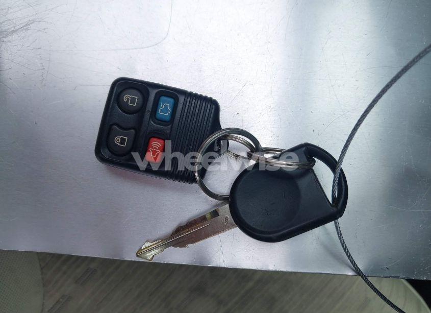 Photo 11 of 2010 Ford Focus SE (VIN 1FAHP3FN3AW261565)