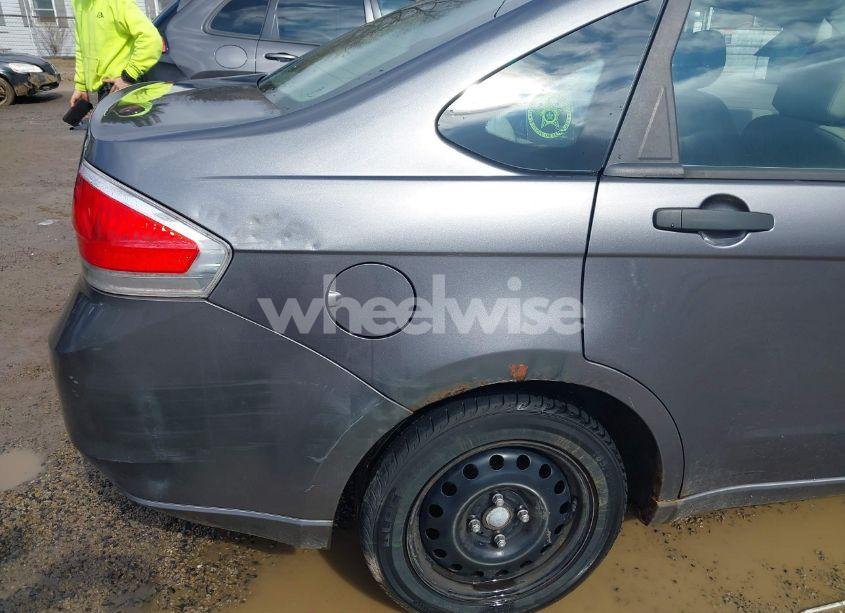 Photo 19 of 2010 Ford Focus SE (VIN 1FAHP3FN3AW261565)