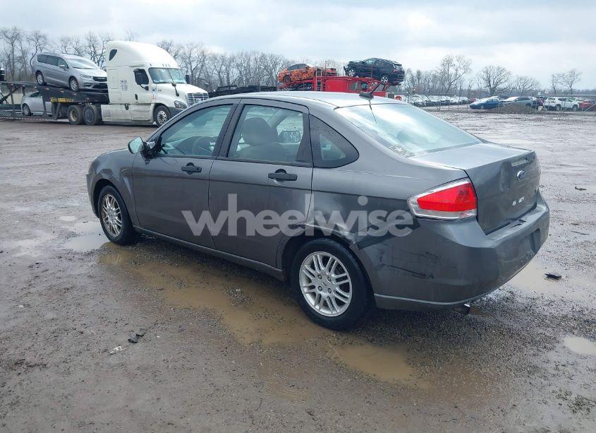 Photo 3 of 2010 Ford Focus SE (VIN 1FAHP3FN3AW261565)