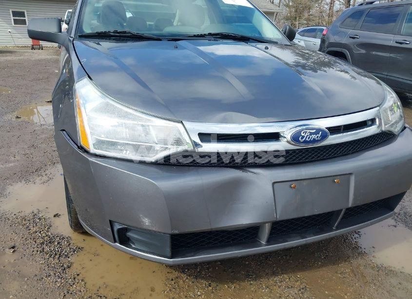 Photo 6 of 2010 Ford Focus SE (VIN 1FAHP3FN3AW261565)
