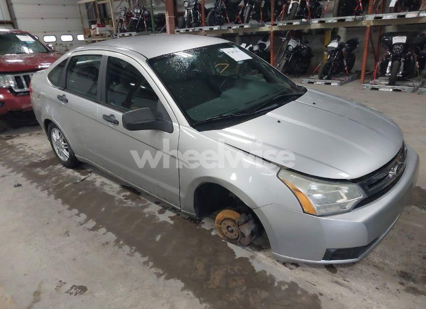 2010 Ford Focus SE (VIN 1FAHP3FN3AW286207) main photo