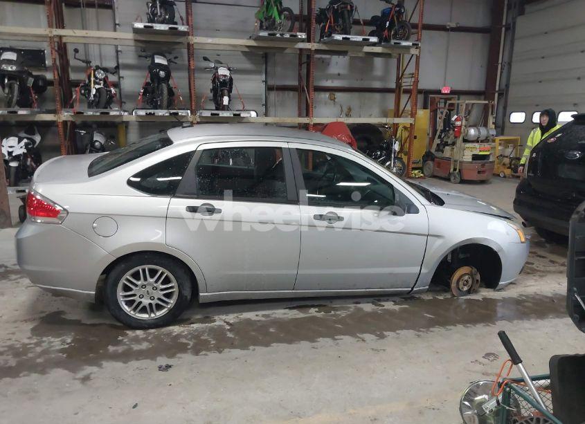 Photo 13 of 2010 Ford Focus SE (VIN 1FAHP3FN3AW286207)