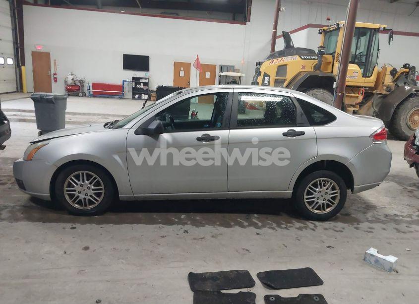 Photo 14 of 2010 Ford Focus SE (VIN 1FAHP3FN3AW286207)