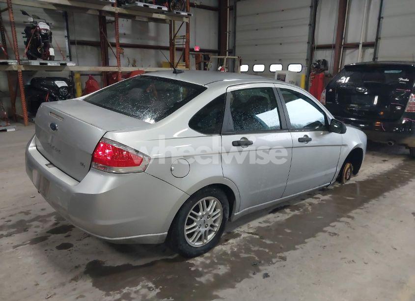 Photo 4 of 2010 Ford Focus SE (VIN 1FAHP3FN3AW286207)