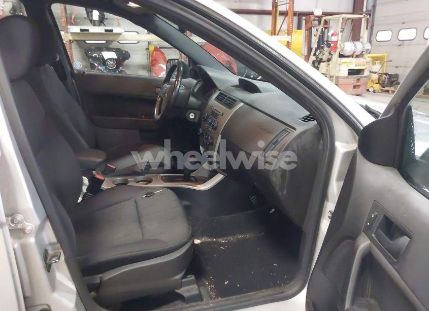 Photo 5 of 2010 Ford Focus SE (VIN 1FAHP3FN3AW286207)