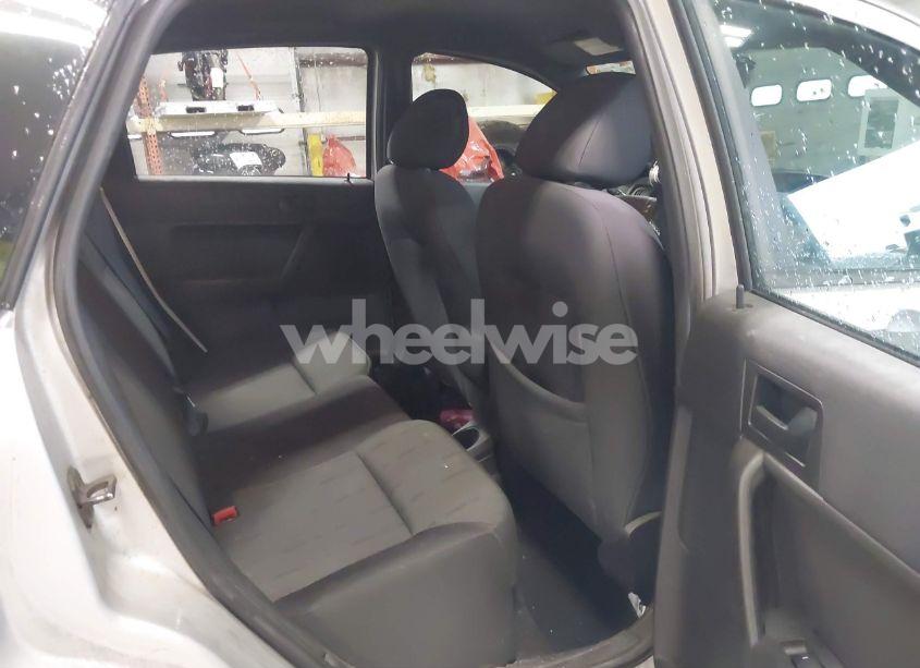 Photo 8 of 2010 Ford Focus SE (VIN 1FAHP3FN3AW286207)