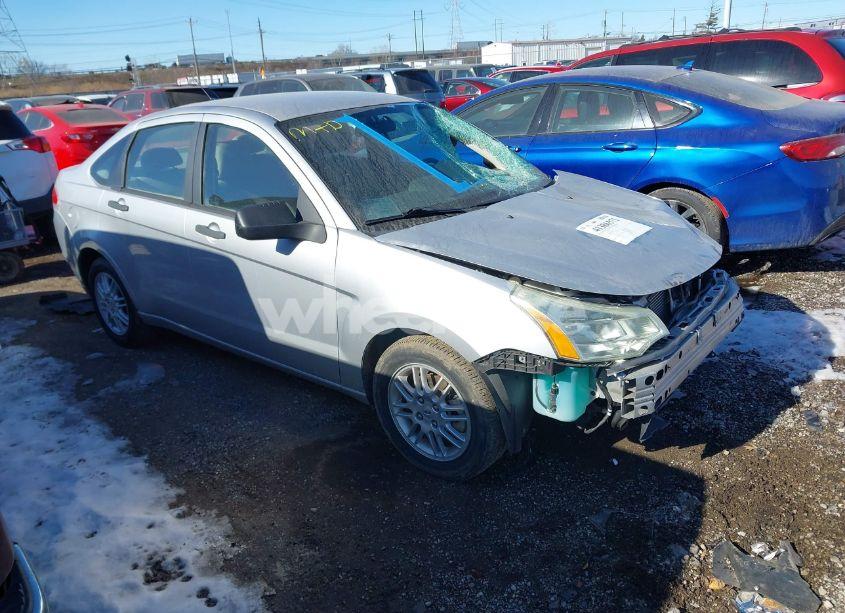 2010 Ford Focus SE (VIN 1FAHP3FN3AW288720) main photo