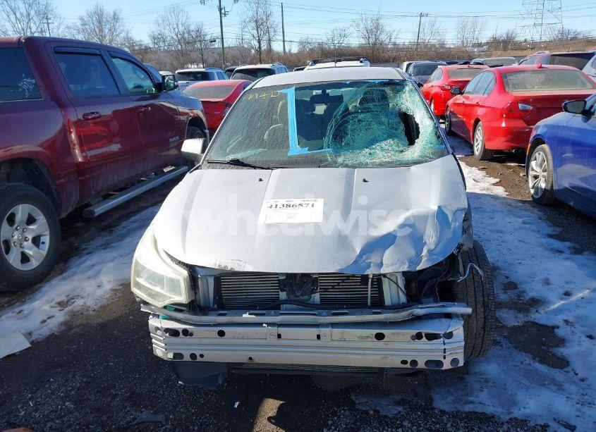 Photo 12 of 2010 Ford Focus SE (VIN 1FAHP3FN3AW288720)