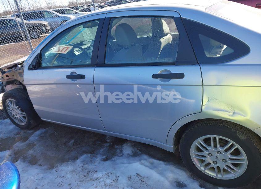 Photo 14 of 2010 Ford Focus SE (VIN 1FAHP3FN3AW288720)