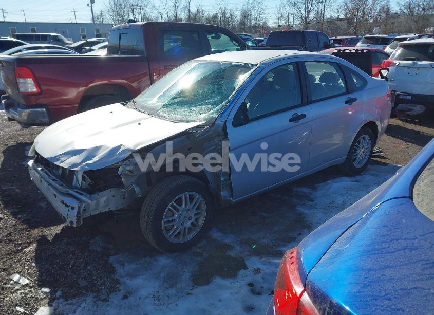 Photo 2 of 2010 Ford Focus SE (VIN 1FAHP3FN3AW288720)