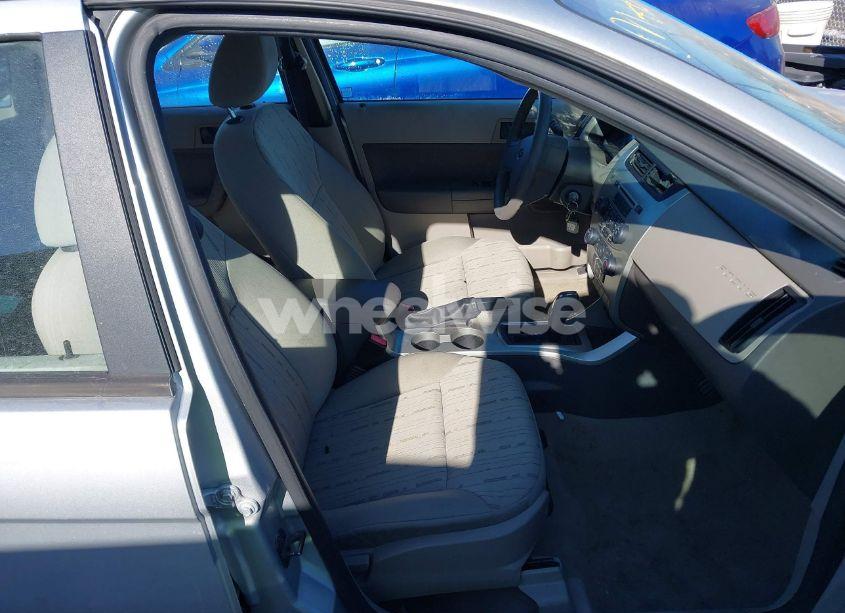 Photo 5 of 2010 Ford Focus SE (VIN 1FAHP3FN3AW288720)