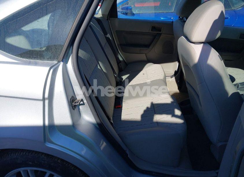 Photo 8 of 2010 Ford Focus SE (VIN 1FAHP3FN3AW288720)