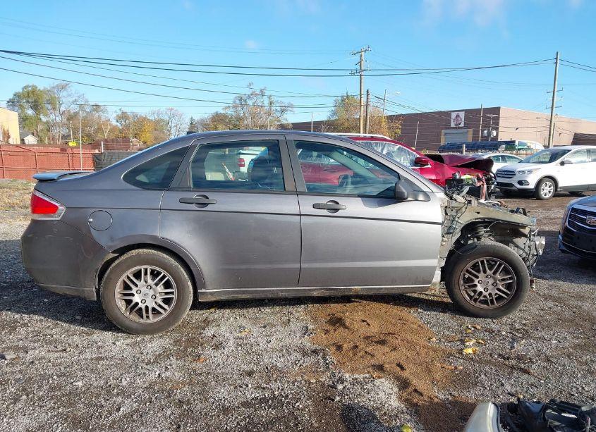 Photo 14 of 2011 Ford Focus SE (VIN 1FAHP3FN3BW116737)