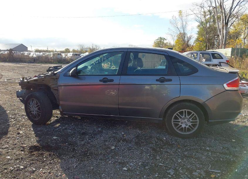 Photo 15 of 2011 Ford Focus SE (VIN 1FAHP3FN3BW116737)