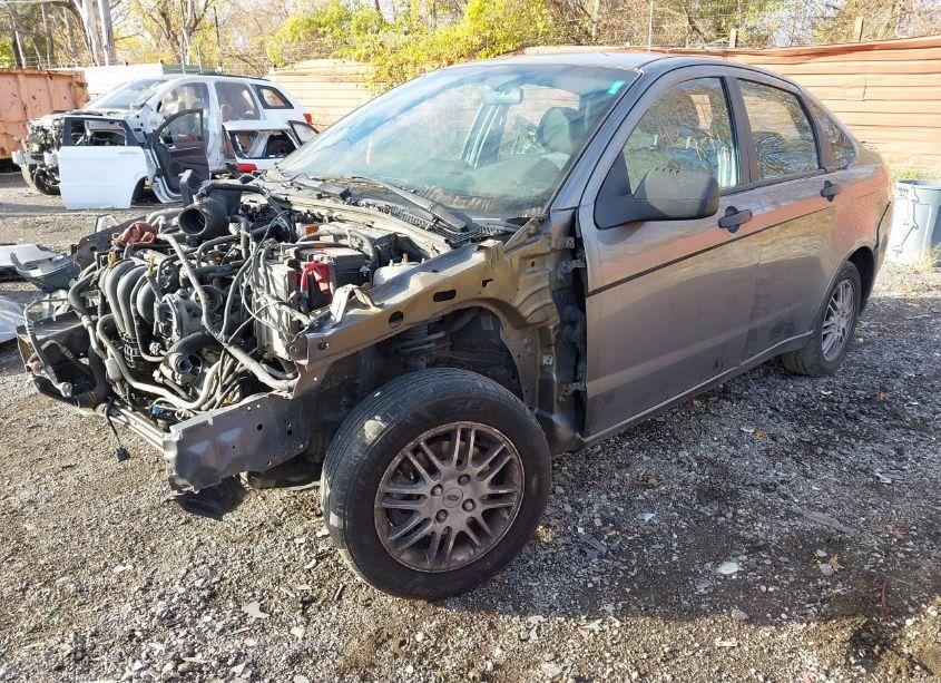 Photo 2 of 2011 Ford Focus SE (VIN 1FAHP3FN3BW116737)