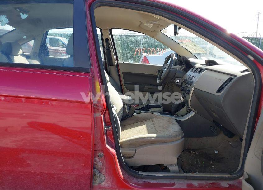 Photo 5 of 2011 Ford Focus SE (VIN 1FAHP3FN3BW117578)