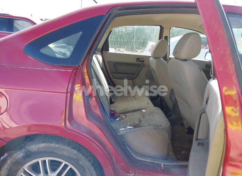 Photo 8 of 2011 Ford Focus SE (VIN 1FAHP3FN3BW117578)