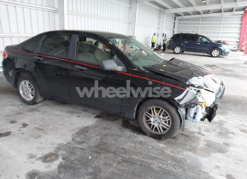 2011 Ford Focus SE (VIN 1FAHP3FN3BW142433) main photo