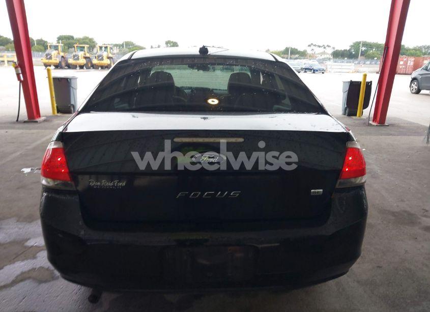 Photo 17 of 2011 Ford Focus SE (VIN 1FAHP3FN3BW142433)