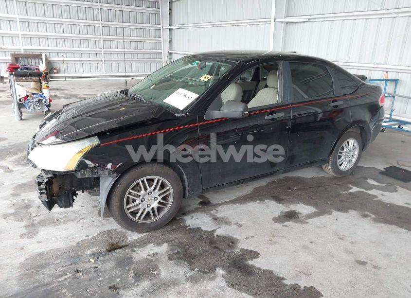 Photo 2 of 2011 Ford Focus SE (VIN 1FAHP3FN3BW142433)