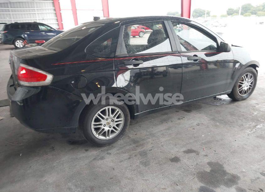 Photo 4 of 2011 Ford Focus SE (VIN 1FAHP3FN3BW142433)