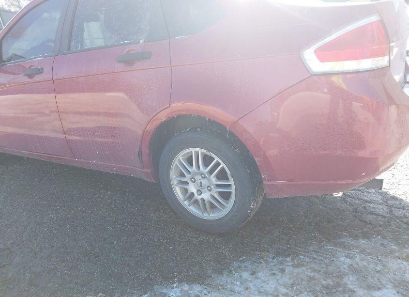 Photo 15 of 2011 Ford Focus SE (VIN 1FAHP3FN3BW143520)