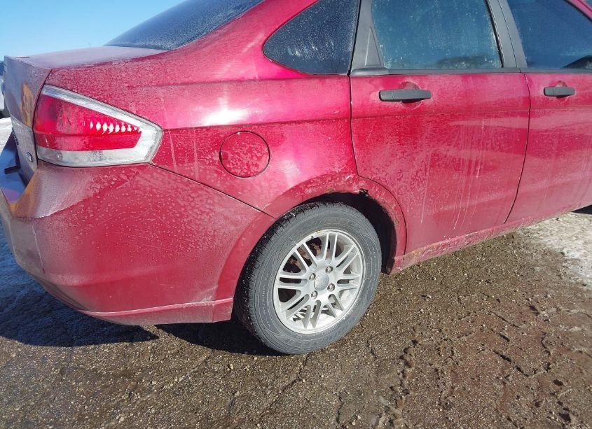 Photo 16 of 2011 Ford Focus SE (VIN 1FAHP3FN3BW143520)