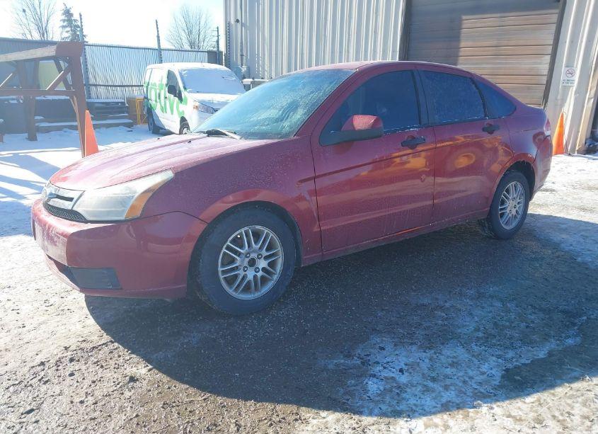 Photo 2 of 2011 Ford Focus SE (VIN 1FAHP3FN3BW143520)