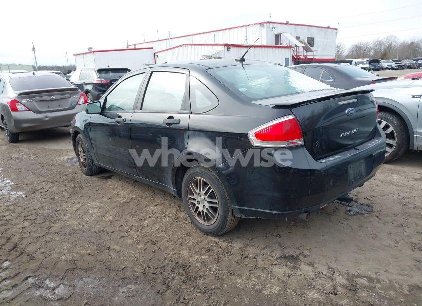 Photo 3 of 2011 Ford Focus SE (VIN 1FAHP3FN3BW162570)