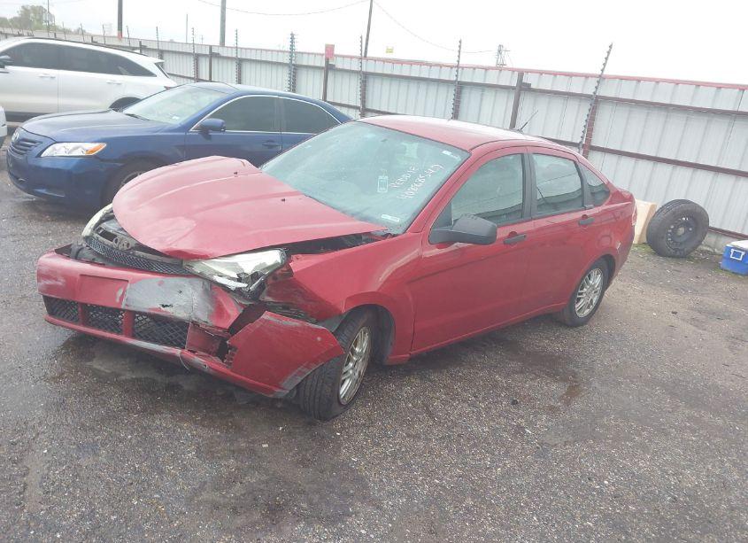 Photo 2 of 2011 Ford Focus SE (VIN 1FAHP3FN3BW173567)