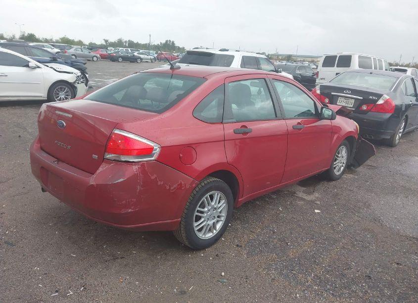 Photo 4 of 2011 Ford Focus SE (VIN 1FAHP3FN3BW173567)