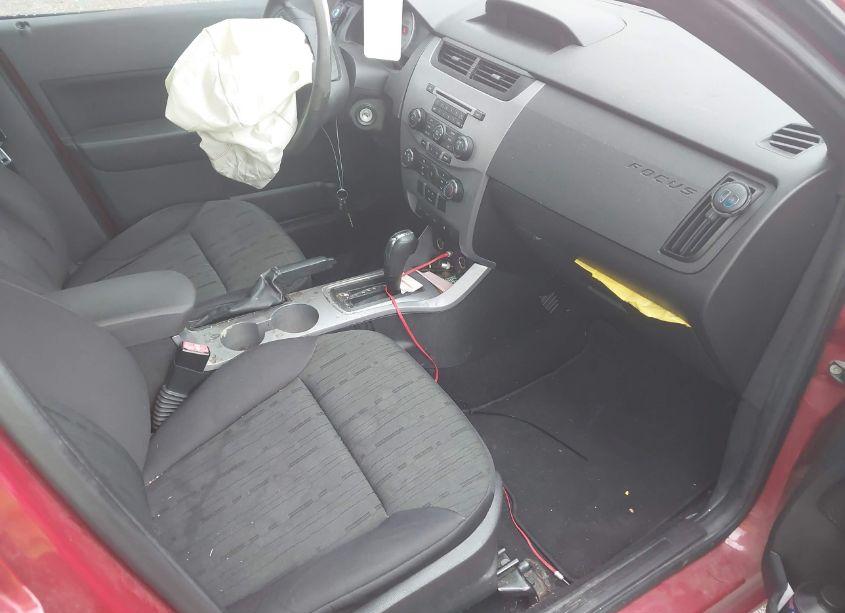 Photo 5 of 2011 Ford Focus SE (VIN 1FAHP3FN3BW173567)