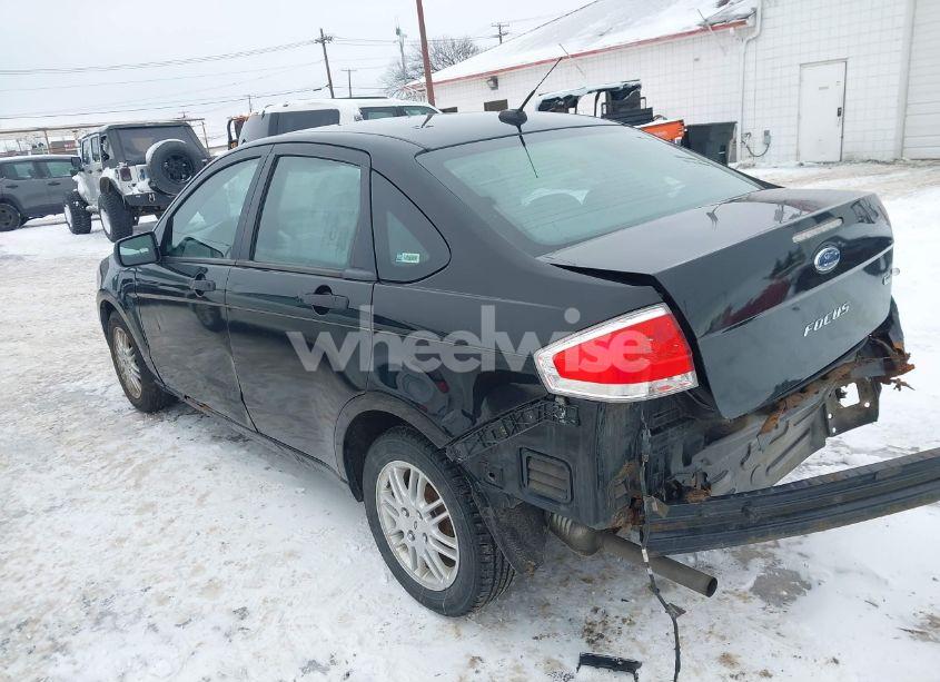 Photo 3 of 2011 Ford Focus SE (VIN 1FAHP3FN3BW176422)