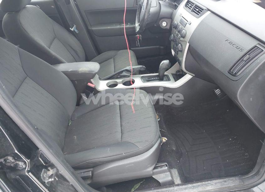 Photo 5 of 2011 Ford Focus SE (VIN 1FAHP3FN3BW176422)