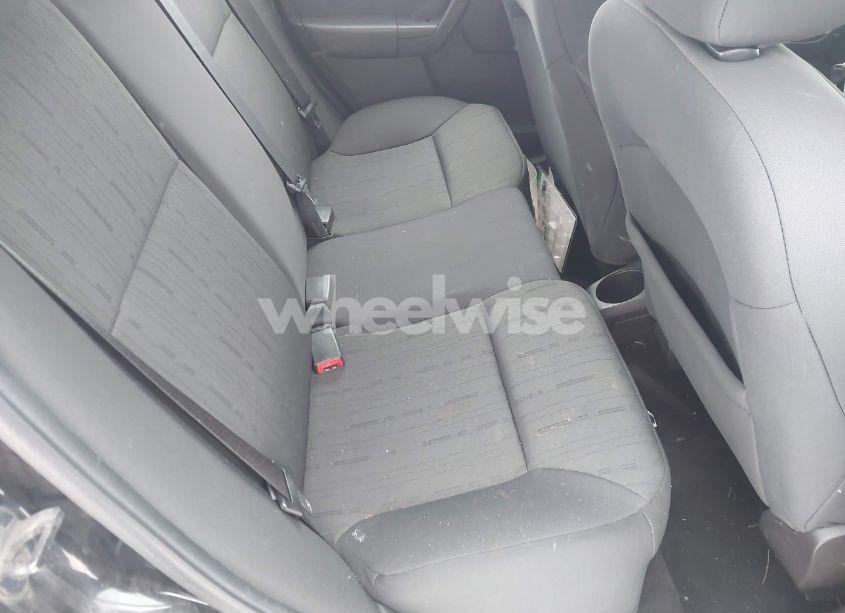 Photo 8 of 2011 Ford Focus SE (VIN 1FAHP3FN3BW176422)