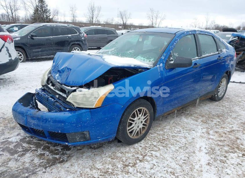 Photo 2 of 2011 Ford Focus SE (VIN 1FAHP3FN3BW201089)