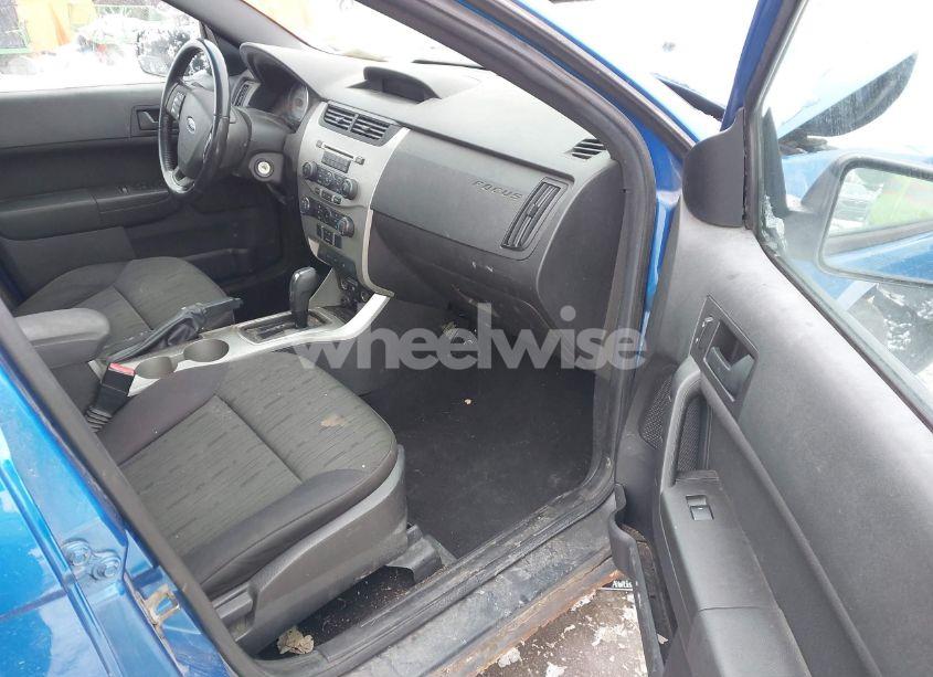 Photo 5 of 2011 Ford Focus SE (VIN 1FAHP3FN3BW201089)