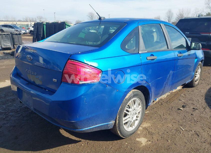 Photo 4 of 2011 Ford Focus SE (VIN 1FAHP3FN3BW201142)