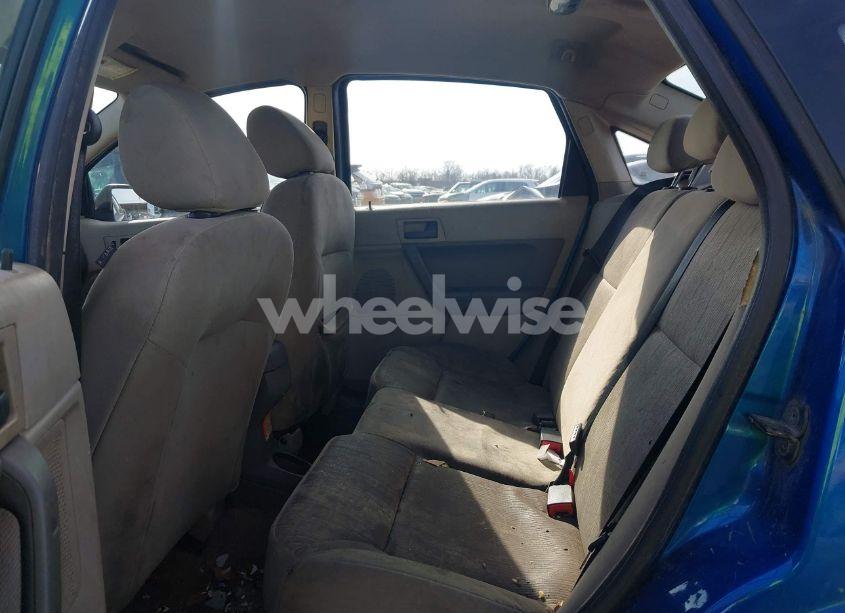 Photo 8 of 2011 Ford Focus SE (VIN 1FAHP3FN3BW201142)