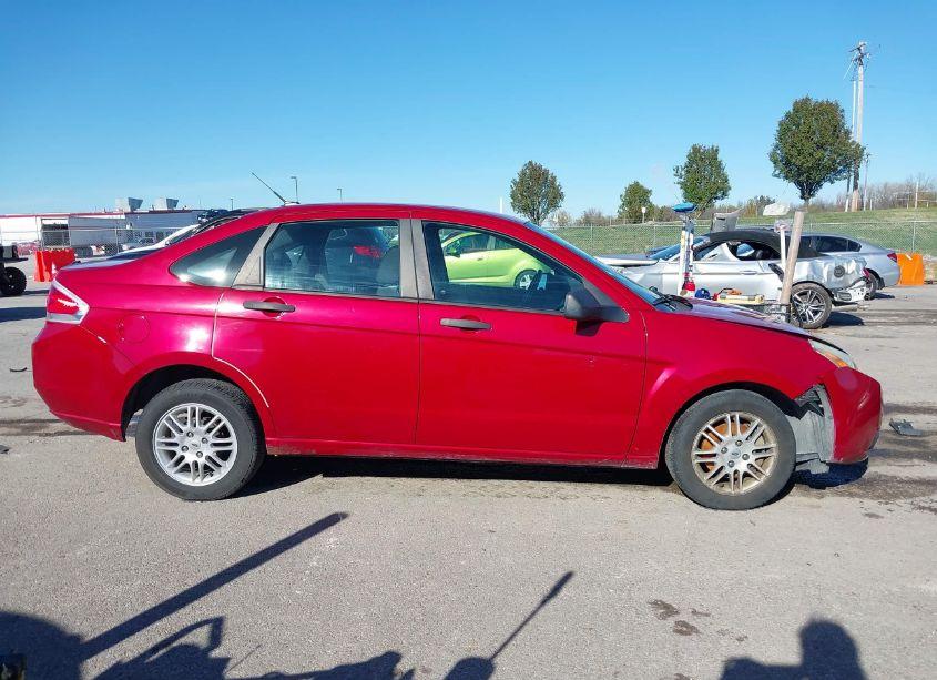 Photo 13 of 2011 Ford Focus SE (VIN 1FAHP3FN3BW202565)