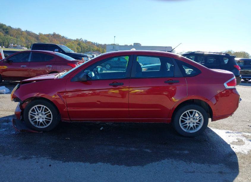 Photo 14 of 2011 Ford Focus SE (VIN 1FAHP3FN3BW202565)