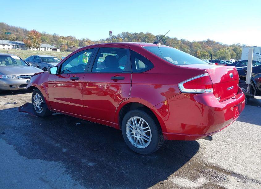Photo 3 of 2011 Ford Focus SE (VIN 1FAHP3FN3BW202565)