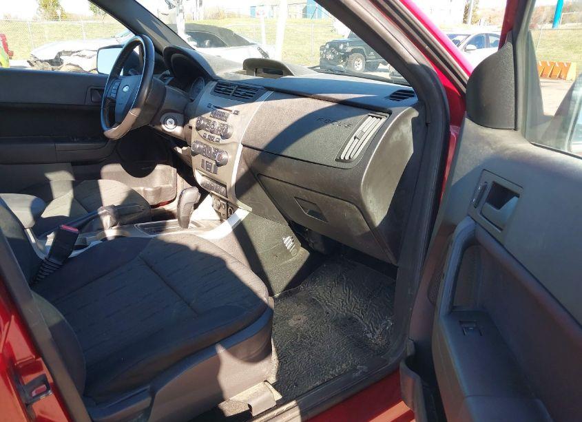 Photo 5 of 2011 Ford Focus SE (VIN 1FAHP3FN3BW202565)