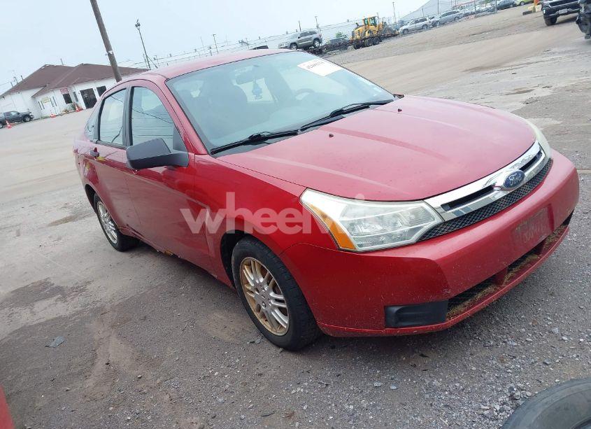 2010 Ford Focus SE (VIN 1FAHP3FN4AW121878) main photo