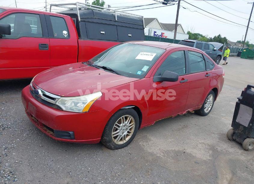 Photo 2 of 2010 Ford Focus SE (VIN 1FAHP3FN4AW121878)