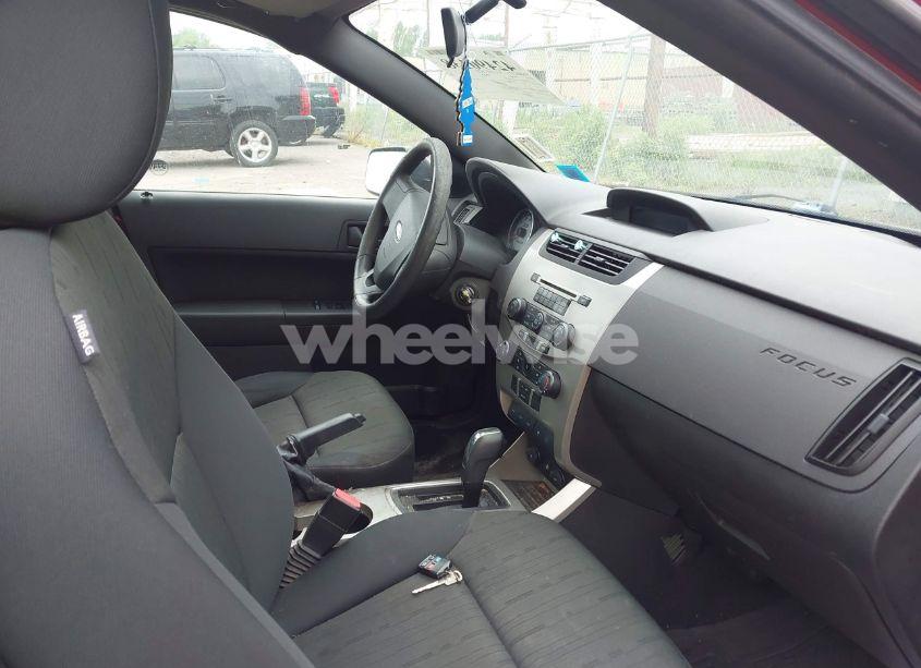 Photo 5 of 2010 Ford Focus SE (VIN 1FAHP3FN4AW121878)